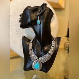 Faux Turquoise Blue Stone & Silver Necklace Set